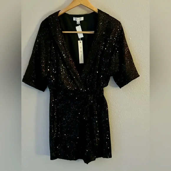 (NWT) Cocktail/Party Sequin V-Neck Wrap Romper (Size M) - Picture 2 of 11